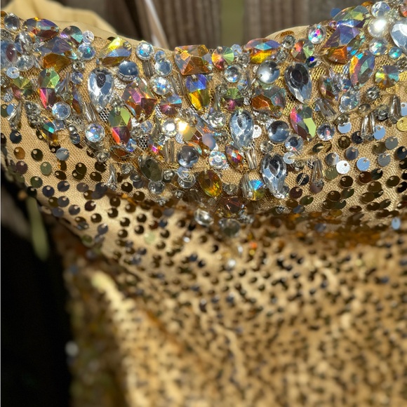 TONY BOWLS Paris Sequin & Beaded Gown - Picture 4 of 8